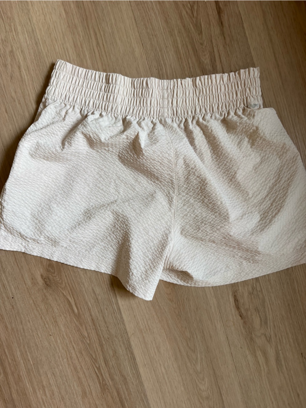 Vuori Textured Villa Shorts Milkweed Sz L - Picture 4 of 6